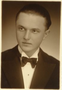 Maturitní fotografie Zdeňka Petra (1938)